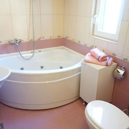 In Veliko Brdo Mit Privatem Pool Prázdninový dům Makarská