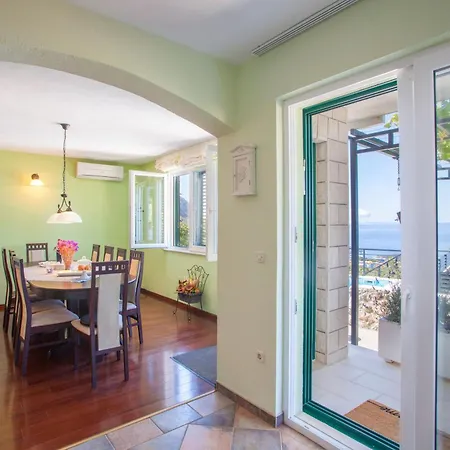Prázdninový dům In Veliko Brdo Mit Privatem Pool